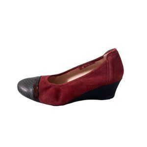 Sabrinas Crocodile Embossed Suede Cap Toe Wedges Red Wine Size 37